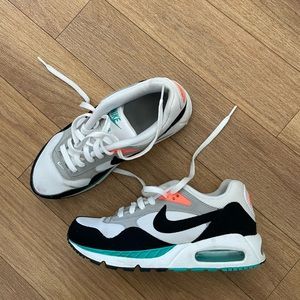 Women’s Nike Air Size 7